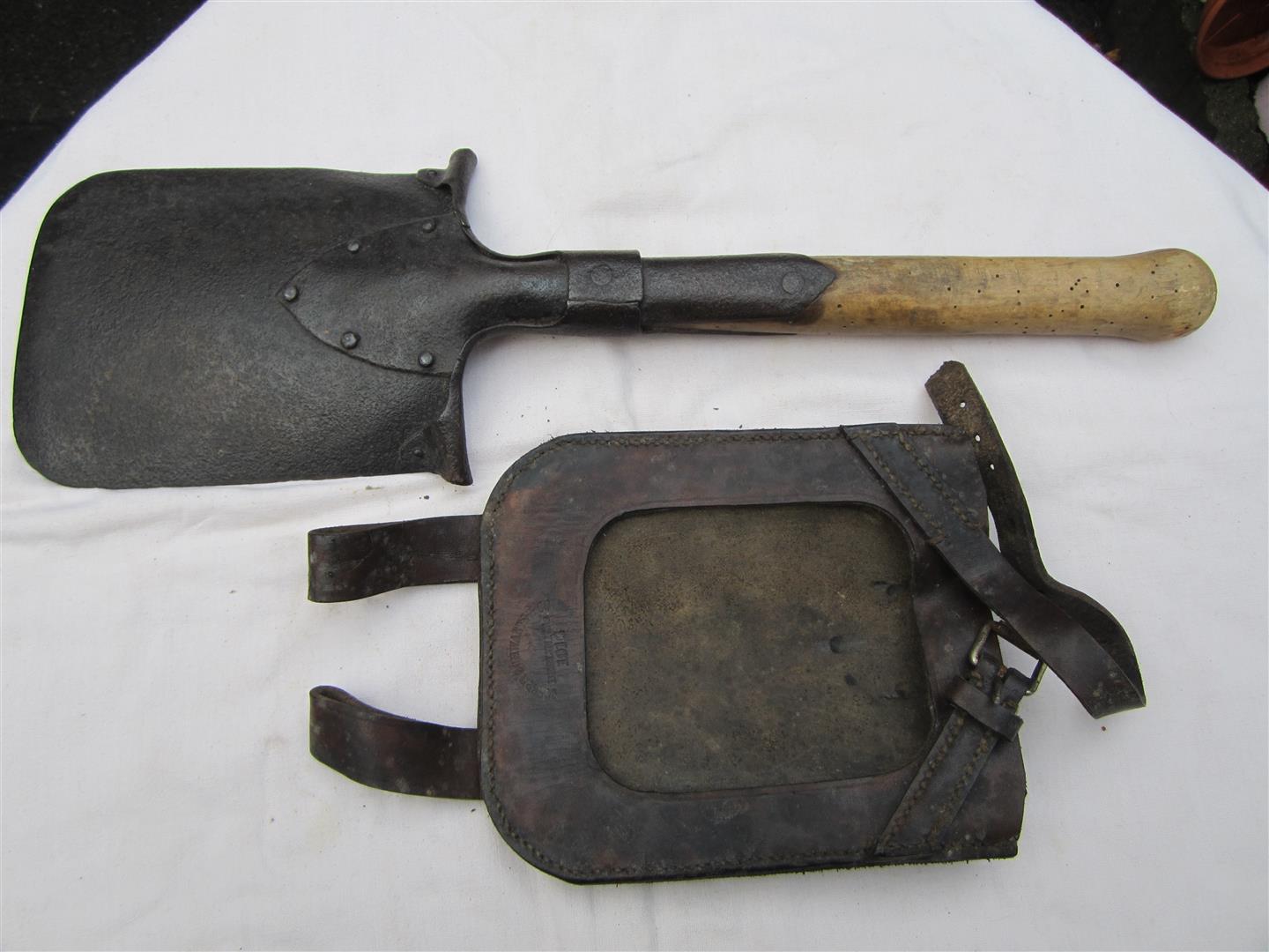 WW1 German Entrenching Tool & Cover, 1916